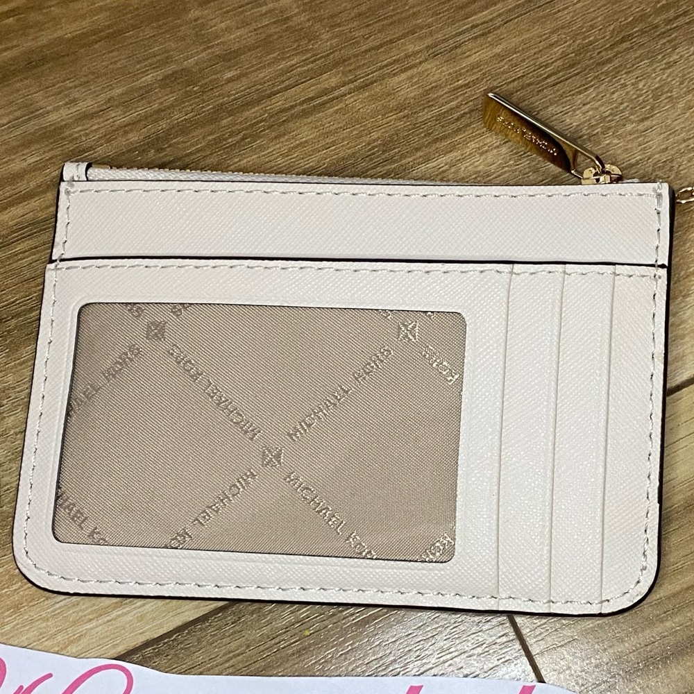 Sold - Picture 3 of 10